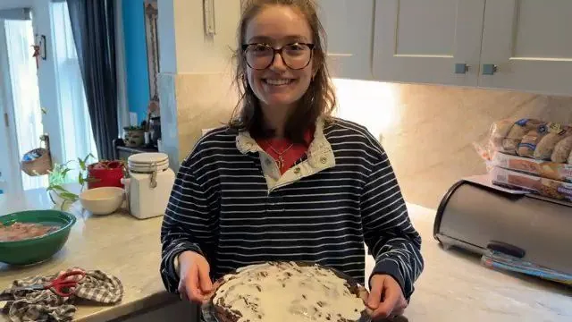 Alyson Hurley with the finished cake