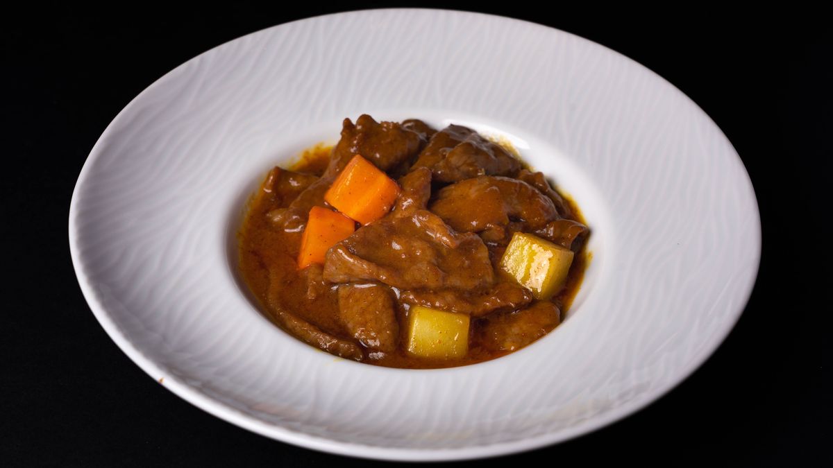 Beef stew with carrots and potatoes